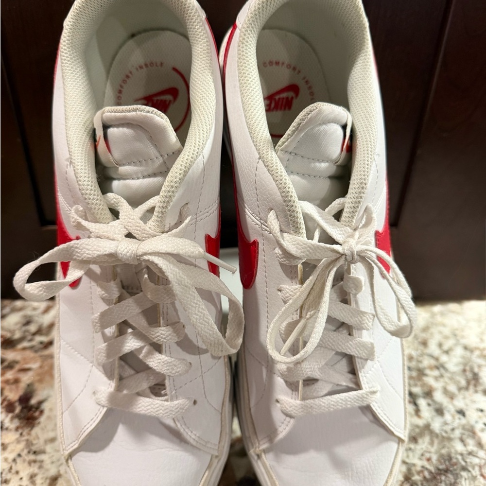 *PRE-OWNED* Nike Men's Size 12 Court Legacy Next Nature Leather Red Logo - Picture 3 of 9